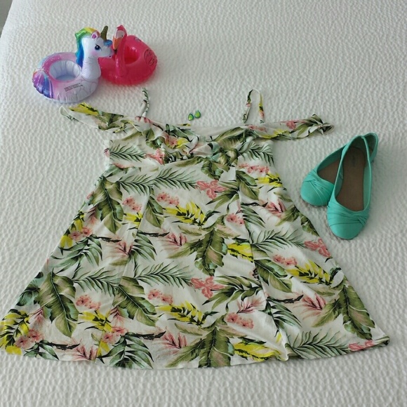 Ardene Dresses & Skirts - Flirty Floral Dress XL